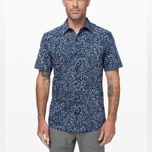 Men’s Lululemon, Down To The Wire Slim Fit Short Sleeve, Large